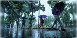 Read more about - Weather Update | কলকাতা-সহ একাধিক জেলায় অতিভারী বৃষ্টির পূর্বাভাস, একনজরে আজকের আবহাওয়া আপডেট