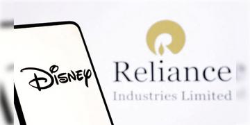 Read more about - Reliance-Disney Merger | জুড়ে গেলে রিলায়েন্স ইন্ডাস্ট্রিজ ও ডিজনি! সংযুক্তিকরণের দোলে তৈরী হবে ৭০,৩৫২ কোটি টাকার নতুন যৌথ উদ্যোগ