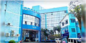 Read more about - Swasthya Bhawan | স্বাস্থ্যভবনে বোমাতঙ্ক! সল্টলেকে স্বাস্থ্যভবন IED বিস্ফোরণ দিয়ে উড়িয়ে দেওয়ার হুমকি!