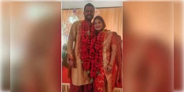 Read more about - ঘরোয়া অনুষ্ঠানে দীর্ঘ দিনের প্রেমিকা সৌরভী তরফদারের সঙ্গে গাঁটছড়া বাঁধলেন অভিনেতা ইন্দ্রাশিস রায়