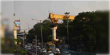 Read more about - kolkata Metro | শুরু কলকাতা মেট্রোর অরেঞ্জ লাইনের কাজ, ৬০ ঘণ্টা বন্ধ চিংড়িহাটা ক্রসিংয়ের দুই লেন!
