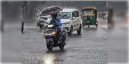 Read more about - Weather Update | দুপুরের পর দুর্যোগের আশঙ্কা, একনজরে শহরের আজকের আবহাওয়া আপডেট