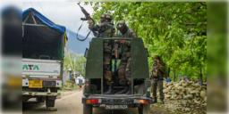 Read more about - Jammu and Kashmir | জম্মু কাশ্মীরে নিরাপত্তা বাহিনী আর জইশ জঙ্গিদের সংঘর্ষ, চলছে ‘অপারেশন চের্জির’!