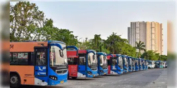 Read more about - Govt Bus | শহরে সরকারি বাসের সংখ্যা বাড়াতে ৮৭৫ চালক-কন্টাক্টার নিয়োগ! অনুমোদন দিতে চলেছে নবান্ন