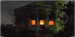 Read more about - Fire Accident | শীতের সন্ধ্যায় রবীন্দ্রনগরে ভয়াবহ আগুন, দাউদাউ জ্বলছে দোতলা বাড়ি! ঘটনাস্থলে দমকলের ২ ইঞ্জিন