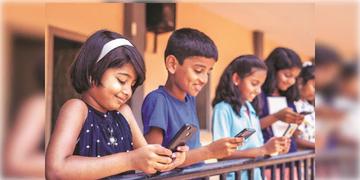 Read more about - Social Media | ১৩ বছরে নীচে ব্যবহার করা যাবে না সোশাল মিডিয়া! সংসদে নয়া বিল পাশের আর্জি