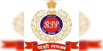 Read more about - রেল টিকিটের দালালচক্রে গ্রেফতার ৪, বাজেয়াপ্ত প্রায় এক লাখ চার হাজার টাকার ৭৮ টি টিকিট