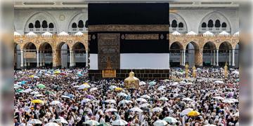 Read more about - Hajj | ২০২৫ সালের নয়া হজ নীতি প্রকাশ করলো কেন্দ্র! সরকারি কোটা কমে ৭০ শতাংশ, বেসরকারি খাতে বাড়লো ৩০ শতাংশ