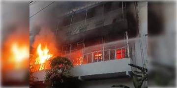 Read more about - Sealdah ESI Hospital | শিয়ালদহ ইএসআই হাসপাতালে আগুন! ঘটনাস্থলে দমকলের ১০টি ইঞ্জিন! এক রোগীর মৃত্যুর অভিযোগ