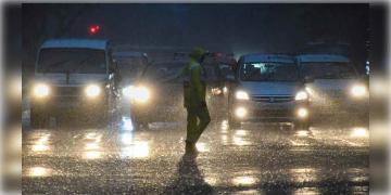 Read more about - Weather in WB | কালবৈশাখী- শিলাবৃষ্টি কলকাতা সহ অনেক জেলায়, আরও বৃষ্টিপাতের আভাস!