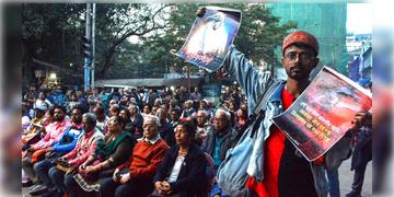 Read more about - RG Kar Case | অভয়ার বিচারের দাবিতে ফের রাতদখলের ডাক ‘রাত দখল ঐক্যমঞ্চে’র, অনুমতি দিলো হাইকোর্ট