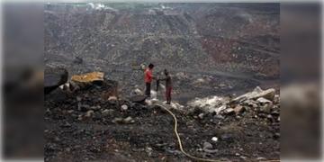 Read more about - Raniganj Mine Explosion । খনিতে বিস্ফোরণ, রানিগঞ্জে উড়লো বাড়ি, ক্ষুদ্ধ গ্রামবাসী