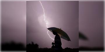 Read more about - Lightning Strike Death | ভরদুপুরে আচমকা ঝড়বৃষ্টি, রাজ্যের দুই জেলায় বজ্রাঘাতের বলি ৫!