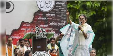 Read more about - Mamata Banerjee | তৃণমূলের প্রতীক বিবাদে স্বস্তিতে কালীঘাট পক্ষ, উপনির্বাচনে জোড়াফুল মমতারই!