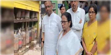 Read more about - Mamata Banarjee | বড়োবাজার অগ্নিকাণ্ডের জের, পার্কস্ট্রিটের ৬ রেস্তোরাঁ বন্ধ করলো প্রশাসন