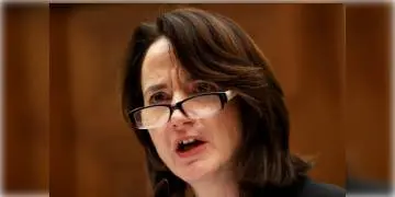 Read more about - মার্কিন যুক্তরাষ্ট্রের প্রথম মহিলা গোয়েন্দা প্রধান হলেন এভ্রিল হেইনস। 