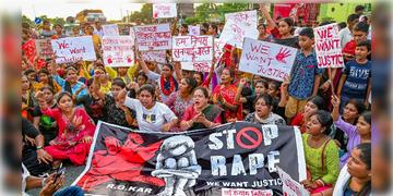 Read more about - R G Kar | বয়ান মিলছে না ময়নাতদন্তকারী চিকিৎসক ও মর্গের এক ক্লার্কের, ইচ্ছা করেই ময়নাতদন্তে গাফিলতি?