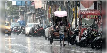 Read more about - Weather Update | কালো মেঘে ঢেকেছে কলকাতার আকাশ, আজ সারাদিন কেমন থাকবে আবহাওয়া? জেনে নিন