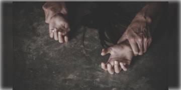 Read more about - ঘোলায় দিদি-বোনের শ্লীলতাহানি, করা হয় চুলের মুঠি ধরে মারধর, ফেরার অভিযুক্ত 