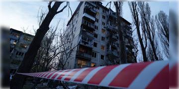 Read more about - Ukraine | যুদ্ধবিদ্ধস্ত রাজধানীতে বন্দুকবাজের হামলা, ইউক্রেনে গুলিতে মৃত্যু ৫, পাল্টা নিশানায় নিহত আততায়ী