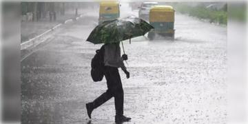 Read more about - Heavy Rain | রাজ্যে বৃষ্টির অনুকূল পরিবেশ, শুক্রবার পর্যন্ত বৃষ্টির দাপট অব্যাহত থাকবে দক্ষিণবঙ্গে!
