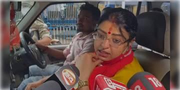 Read more about - উপনির্বাচন ২০২১: ভবানীপুরে বুথ দখলের চেষ্টা করছেন মদন মিত্র, অভিযোগ বিজেপি প্রার্থী প্রিয়ঙ্কার