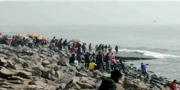 Read more about - বছরের প্রথম দিনে নতুন বছরকে স্বাগত জানাতে টুরিস্ট স্পট থেকে বিনোদন পার্ক উৎসবের মেজাজে।  