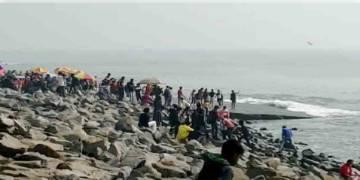 Read more about - বছরের প্রথম দিনে নতুন বছরকে স্বাগত জানাতে টুরিস্ট স্পট থেকে বিনোদন পার্ক উৎসবের মেজাজে।  