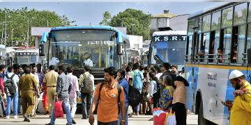 Read more about - North Bengal | ছুটির মরশুম পড়তেই উত্তরবঙ্গমুখী পর্যটকেরা, ভলভো বাসের দর চিন্তা বাড়াচ্ছে যাত্রীদের!