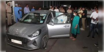 Read more about - Haryana Suicide Case | হরিয়ানায়! বিষ খেয়ে গণআত্মহত্যা! গাড়ি থেকে উদ্ধার একই পরিবারের ৭ সদস্যের দেহ!