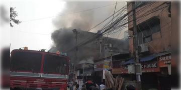 Read more about - Kolkata Fire | সাতসকালে বি বি গাঙ্গুলি স্ট্রিটে আগুন, ঘটনাস্থলে দমকলের ১০টি ইঞ্জিন