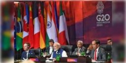 Read more about - ভারতীয়দের জন্য বিরাট চমক, জি-২০ প্রেসিডেন্সি মোদীর হাতে তুলে দিলেন ইন্দোনেশিয়ার রাষ্ট্রপতি