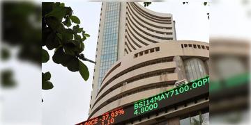 Read more about - Share Market | ৪০০ পয়েন্ট বাড়লো সেনসেক্স, নিফটির পয়েন্ট ২৪২৫০ এর উর্ধে! কোন কোন স্টকে হয়েছে লাভ?