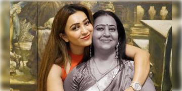 Read more about - মাতৃহারার শোক এখনও কাটিয়ে উঠতে পারেননি কৌশানী, মাকে ছাড়া অভিনেত্রীর এবছরের পুজোর প্রস্তুতি কেমন?