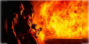 Read more about - Territy Bazar | টেরিটি বাজারে ভয়াবহ অগ্নিকান্ড! আগুন নিয়ন্ত্রণে আনতে ঘটনাস্থলে ১২টি দমকলের ইঞ্জিন