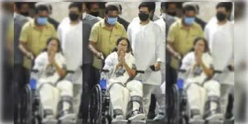 Read more about - 'ব্যাক টু দি ফিল্ড' সোমবার থেকে হুইলচেয়ারে বসেই সফর শুরু করছেন মমতা বন্দ্যোপাধ্যায়