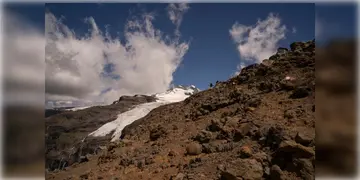 Read more about - Glaciers Shrinking | জলবায়ু পরিবর্তনের প্রকোপে গলে যাচ্ছে পৃথিবীর দীর্ঘতম পর্বতমালা, আন্দিজ পর্বতমালা!