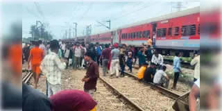 Read more about - Rail Accident | ফের রেল দুর্ঘটনা! উত্তরপ্রদেশে লাইনচ্যুত সবরমতী জন সাধারণ এক্সপ্রেস