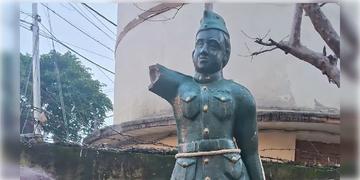 Read more about - Netaji Idol | খাস কলকাতায় নেতাজিকে চরম অসম্মান! ভাঙা হল নেতাজির মূর্তির ডান হাত!