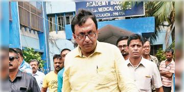 Read more about - Santanu Sen । সপ্তমবারের মতো IMA এর রাজ্য সম্পাদক পদে বহাল শান্তনু সেন