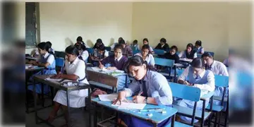 Read more about - Education | ফের পঞ্চম এবং অষ্টম শ্রেণিতে ফিরছে পাশ ফেল প্রথা! তবে থাকছে পাশ করার দ্বিতীয় সুযোগও