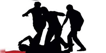 Read more about - Malda | ধারালো অস্ত্র দিয়ে এলোপাথারি কোপ! রাতে পাহারা দেওয়ার সময় মালদহে যুবককে পিটিয়ে খুন!