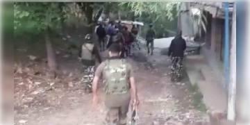 Read more about - কাশ্মীরে জামাতের ডেরায় জাতীয় তদন্তকারী সংস্থা-র নাকাতল্লাশি