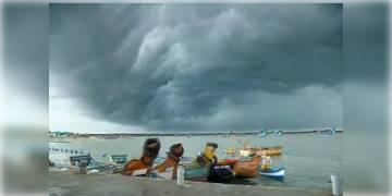 Read more about - ঘূর্ণিঝড় যশের পরবর্তী পরিস্থিতির সামাল দিতে শহরে প্রস্তুত সেনাবাহিনী