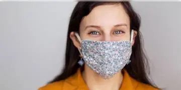 Read more about - দীর্ঘদিন ধরে একই মাস্ক ব্যবহার করলে হতে পারে 'ব্ল্যাক ফাঙ্গাস', বলছেন বিশেষজ্ঞরা