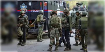 Read more about - Jammu Kashmir | জম্মু কাশ্মীরে সেনা-জঙ্গির গুলির লড়াই, নিকেশ জৈশ-ই-মহম্মদ সদস্য!