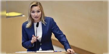 Read more about - Swedish Deputy PM | 'মুসলমানদের অবশ্যই সুইডিশ মূল্যবোধের সাথে খাপ খাইয়ে নিতে হবে', সুইডিশ উপ প্রধানমন্ত্রীর মন্তব্যে বিতর্কের সৃষ্টি