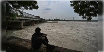 Read more about - Yamuna | দিল্লিতে বিপদসীমা ছাড়িয়ে গেলো যমুনার নদীর জলস্তর, লাগাতার বৃষ্টিতে বিপর্যস্ত উত্তরপ্রদেশ-হিমাচল!