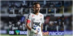 Read more about - Neymar Jr | “তোমরা প্রতিযোগিতা থেকে ছিটকে গিয়েছ, চুপ করো।”- ম্যাচ জিতে হুঙ্কার? ফের চর্চায় নেইমার!