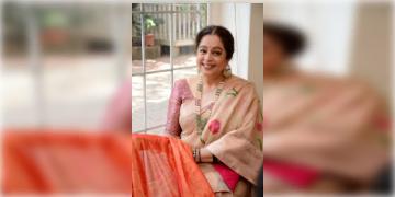 Read more about - অসুস্থ হয়েও শুটিং-এর মঞ্চে কিরণ খের